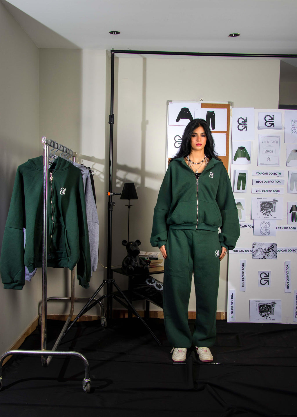 * PRE ORDER * ESSENTIAL SWEATPANTS GREEN