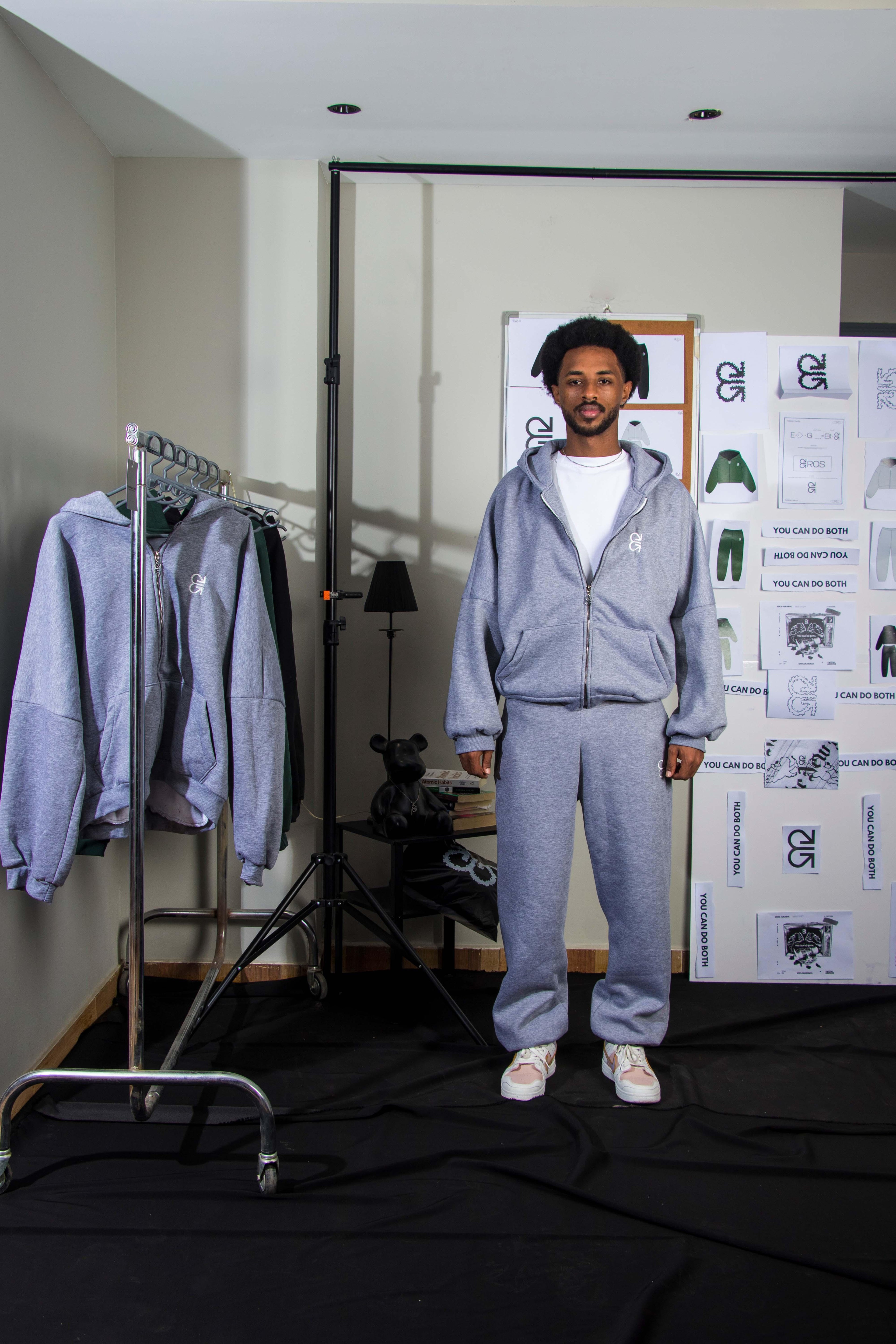 * PRE ORDER * ESSENTIAL SWEATPANTS GREY