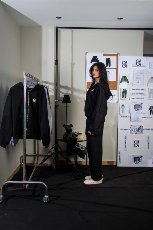 * PRE ORDER * ESSENTIAL SWEATPANTS BLACK