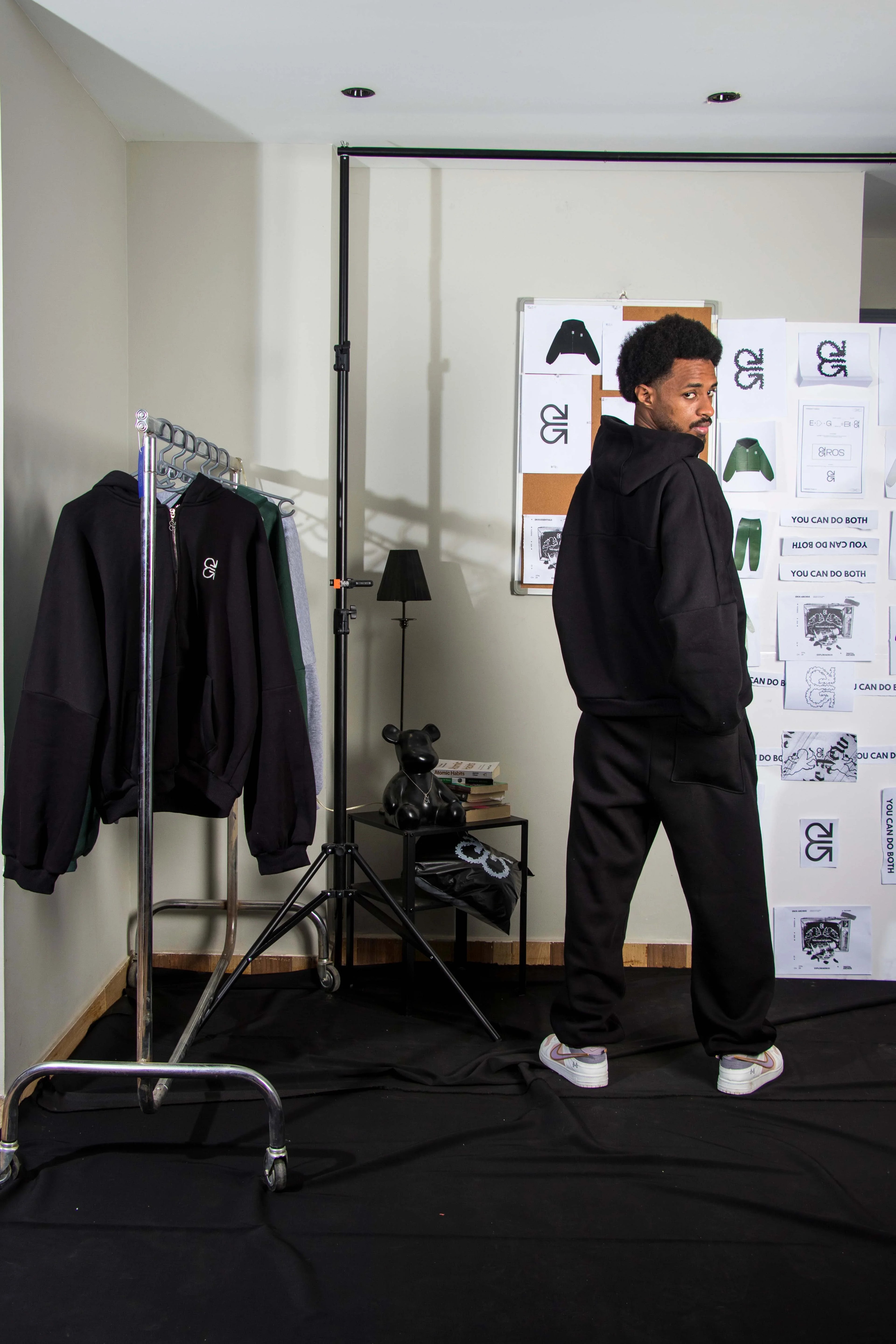 * PRE ORDER * ESSENTIAL SWEATPANTS BLACK