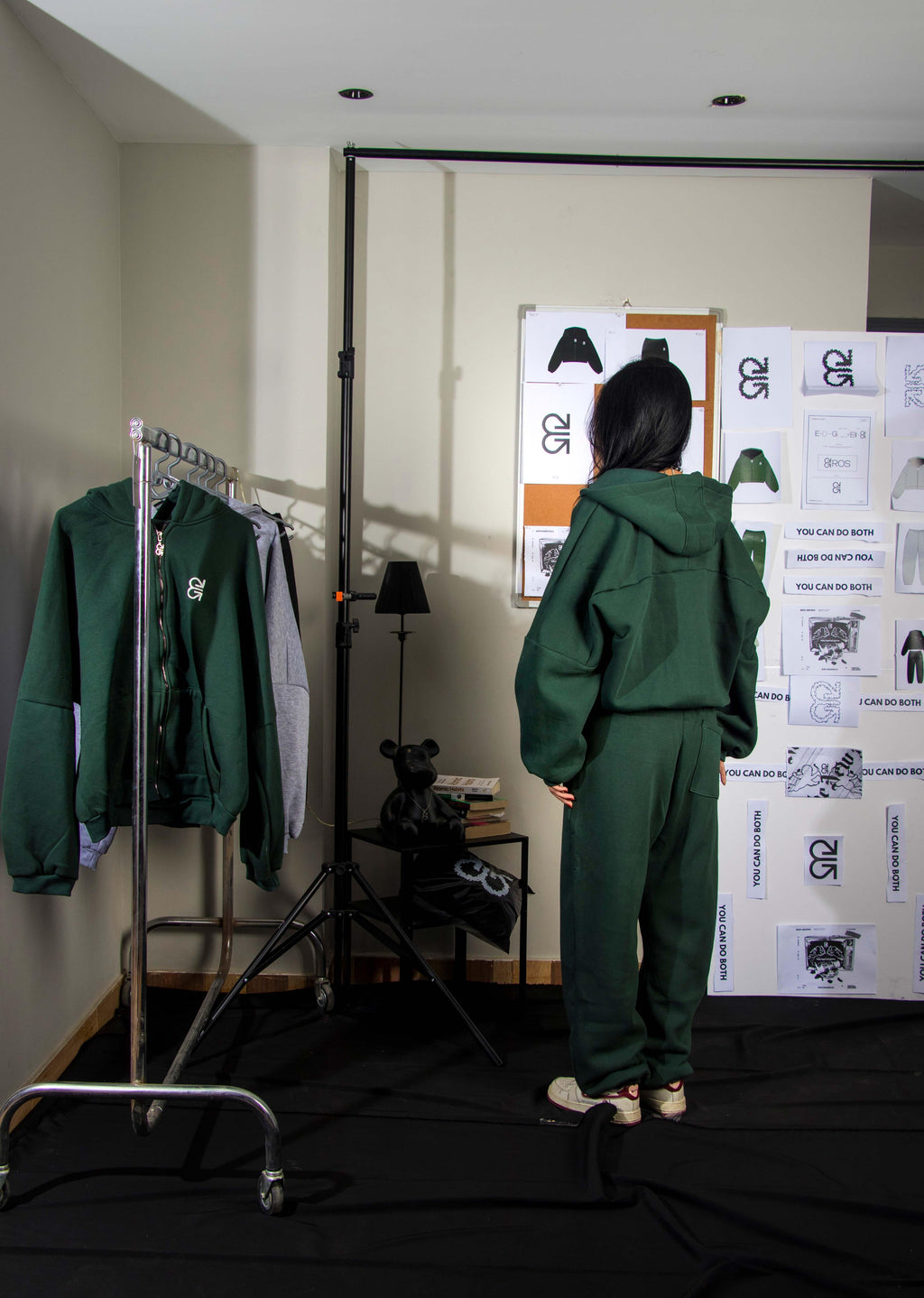 * PRE ORDER * ESSENTIAL SWEATPANTS GREEN